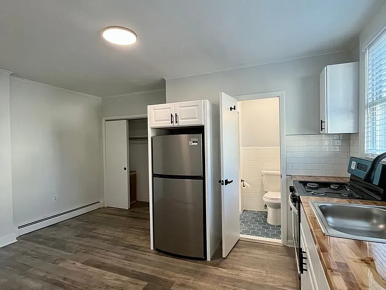 111 Bloomfield Ave — Photo 2