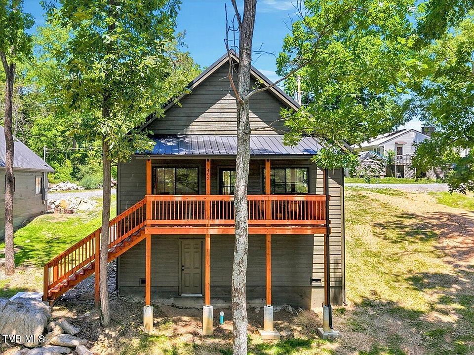 1st image of 403 Crescent Dr