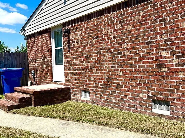 908 Serf Ct — Photo 5