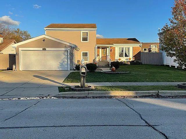 1887 Scarboro Dr photo 1