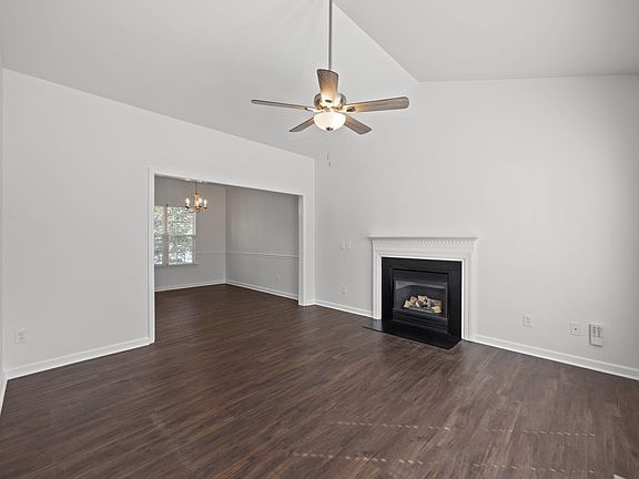 5th image of 616 Hanska Way