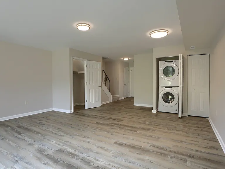 Briarcrest Gardens Apartments & Townhomes — Photo 60