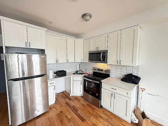 2nd image of 422 E 31st St #3D