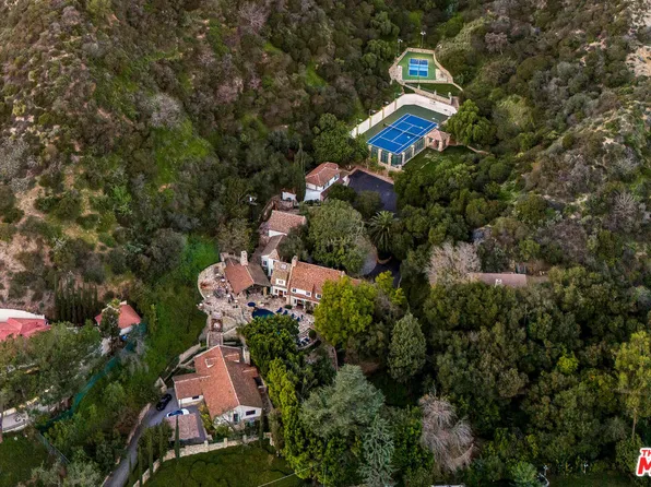 9631 Cedarbrook Dr, Beverly Hills, CA 90210