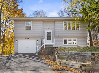 4437 Radnor Rd, Mound, MN 55364