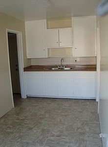 3rd image of 1130 W 166th St
