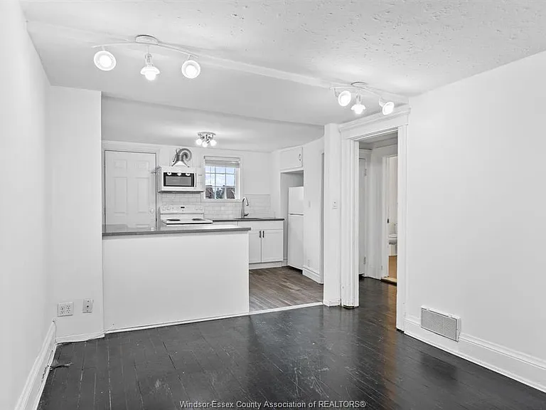 835 Moy Ave #UPPER — Photo 4