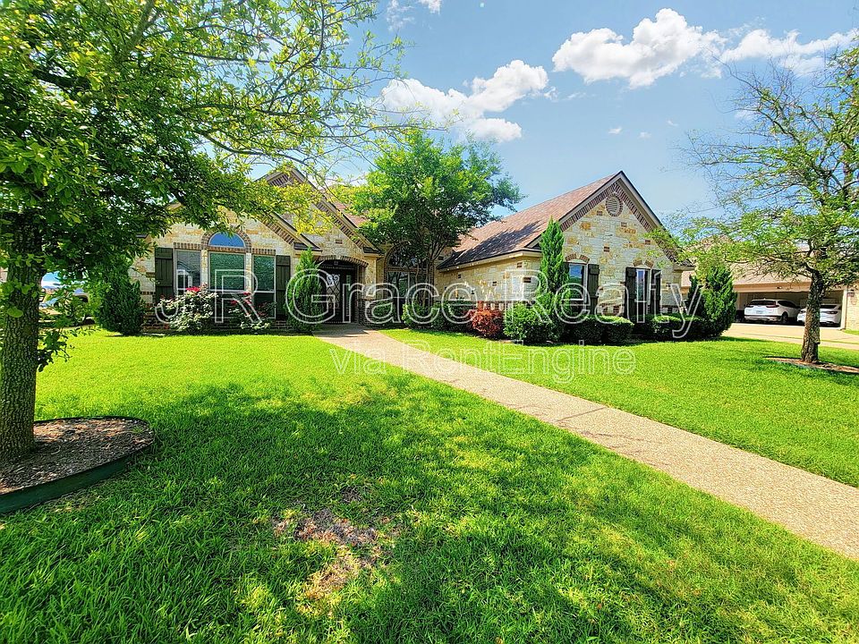 1st image of 408 Silver Spur Trl