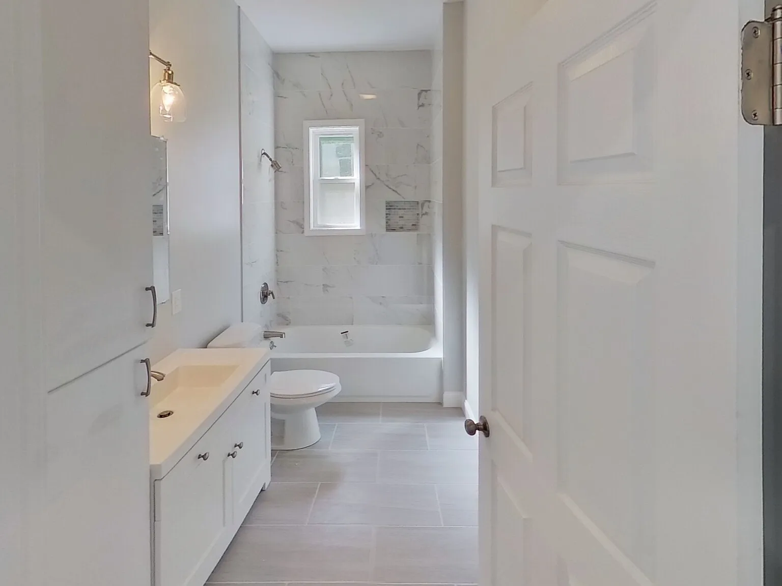 3 bed, 1.0 bath, 1000 sqft, $3,450 — Photo 3