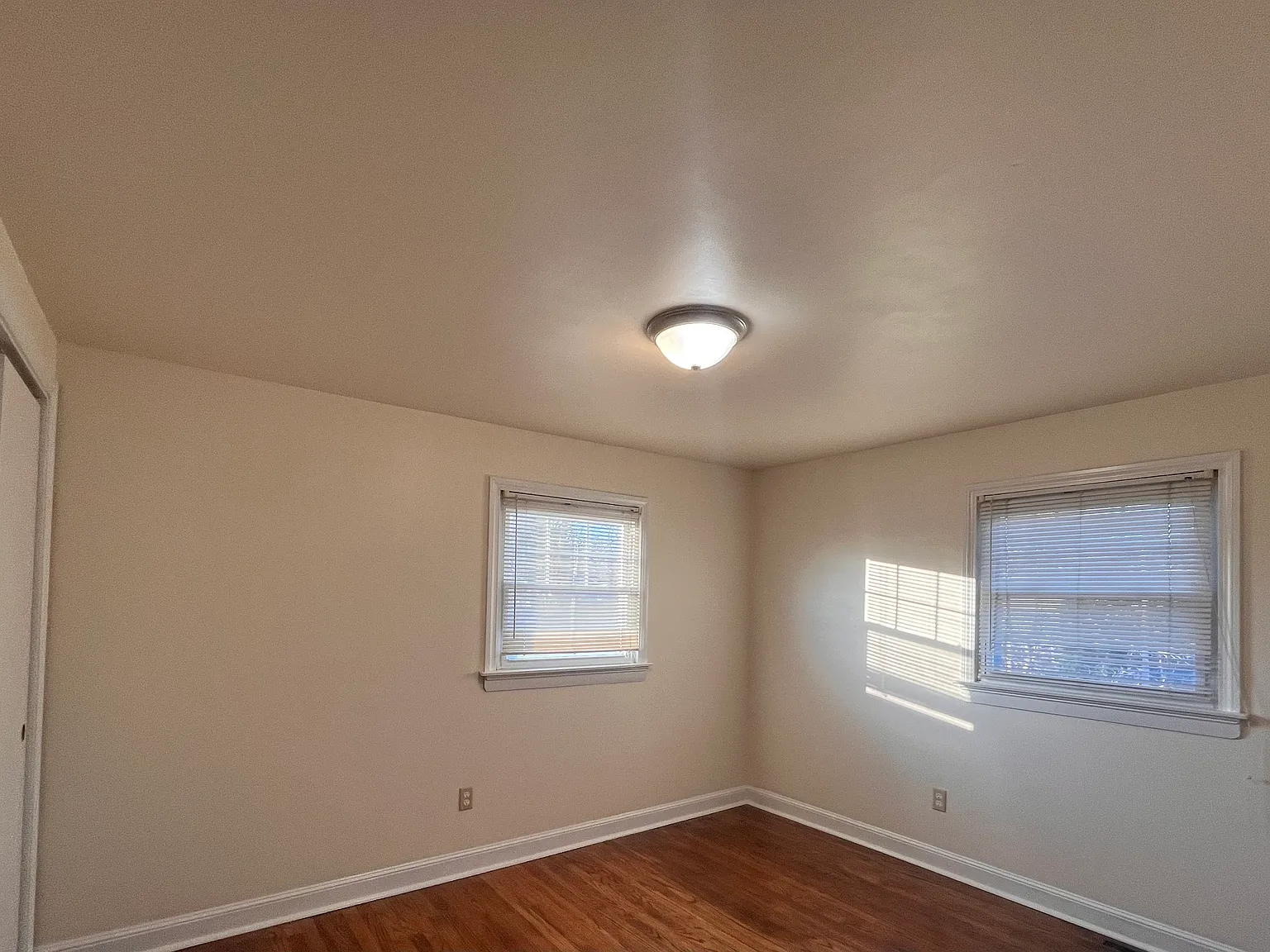 1 bed, 1.5 bath, $750 — Photo 3
