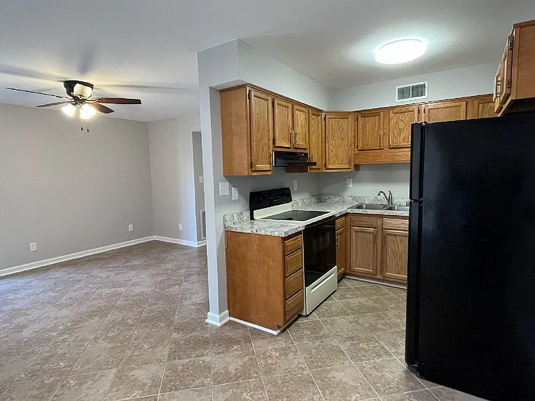 4229 Glenn Hill Manor — Photo 15