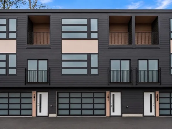 9 Franklin St #2, Salem, MA 01970