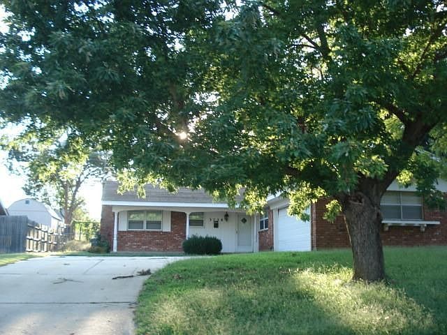 2nd image of 3728 N Eagle Ln