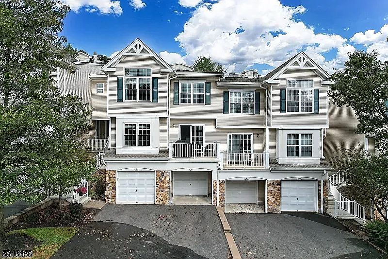 1st image of 1066 Shadowlawn Dr