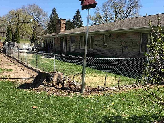 5th image of 404 E Pine St