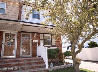 10 Berry Ave W, Staten Island, NY