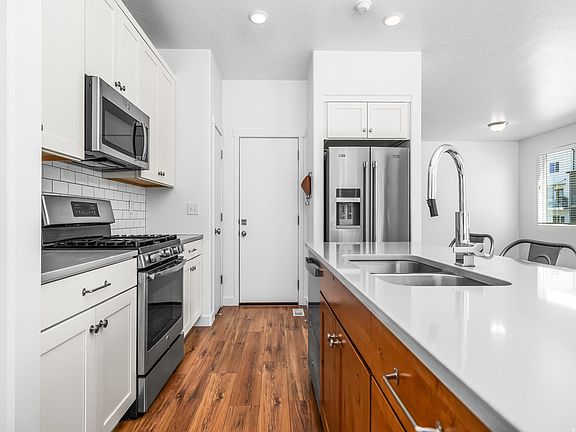 4th image of 13344 S Fallowfield Ln