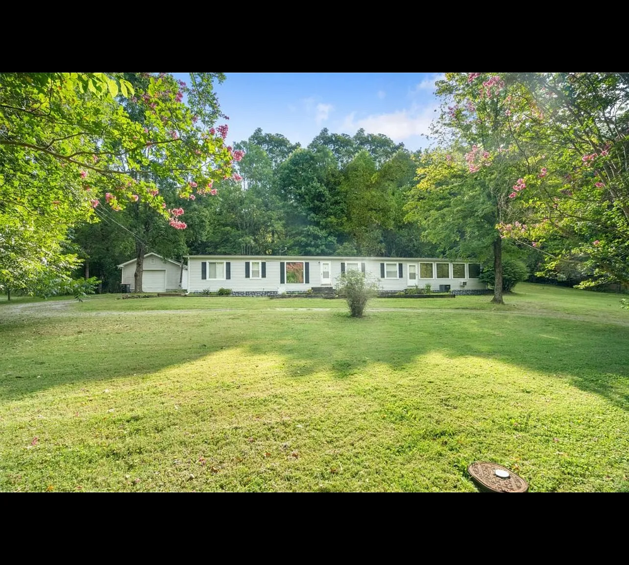 5 bed, 2450 sqft, $2,700 — Photo 1