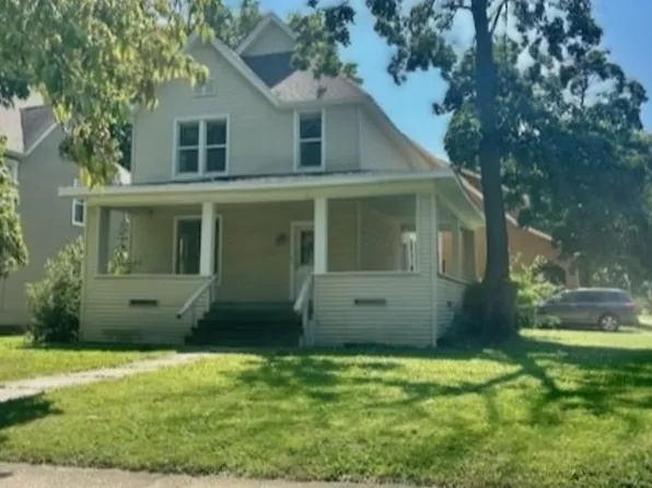 713 W Illinois St, Urbana, IL 61801