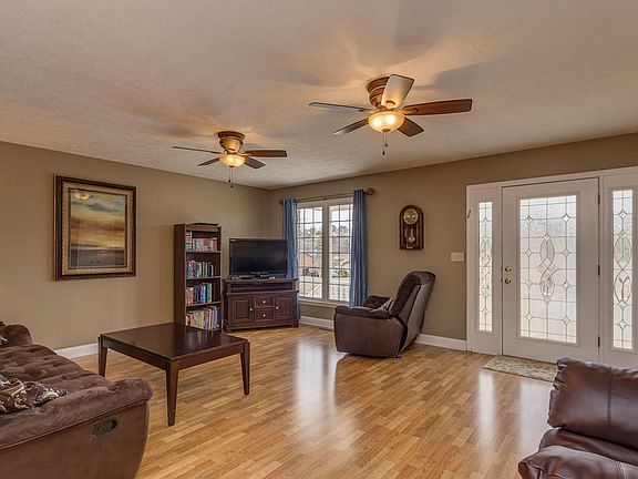 3rd image of 515 Tenn Cir