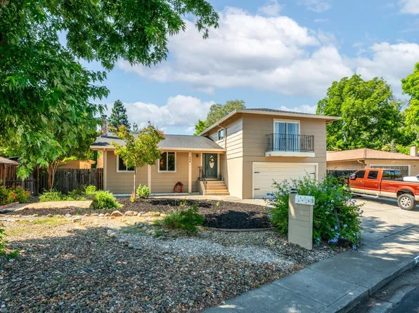 348 Evergreen Dr, Vacaville, CA 95688