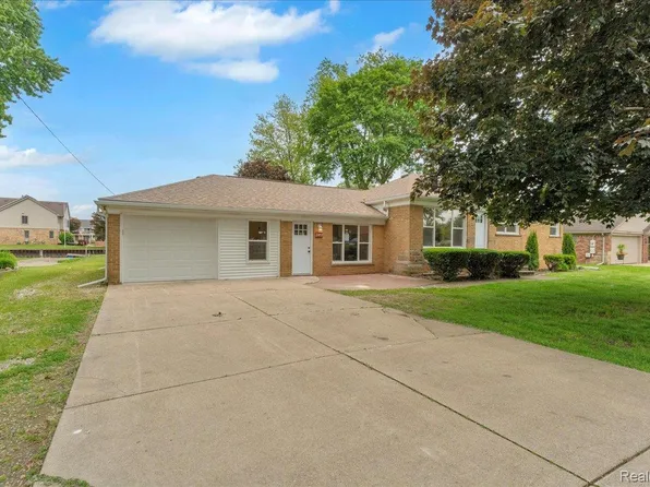 27853 Johnson Rd, Grosse Ile, MI 48138