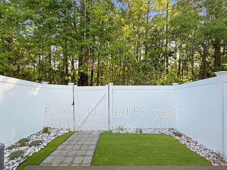 502 Tree Branch Cir — Photo 30
