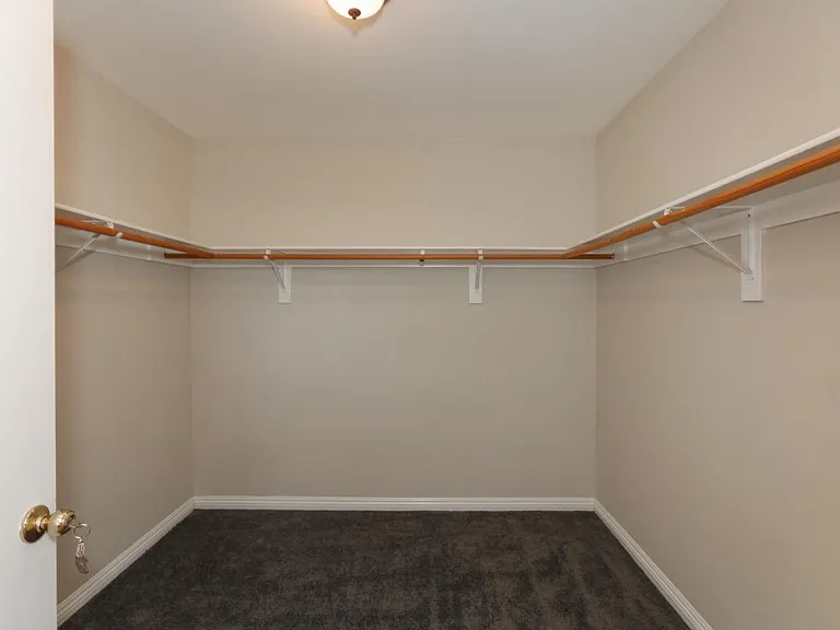 9122 Lemona Ave — Photo 17