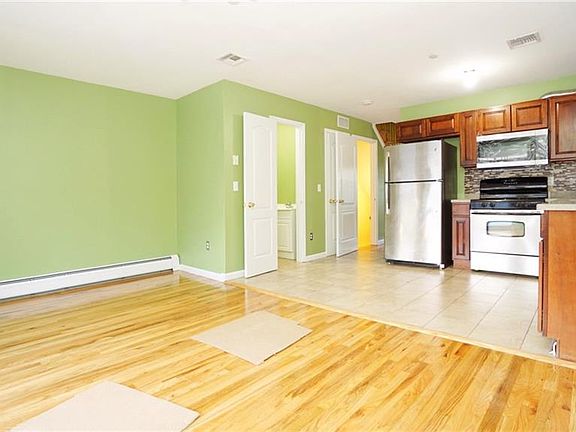 5th image of 290 Lake Ave