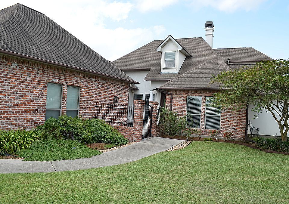 1st image of 43088 Green Tree Ave