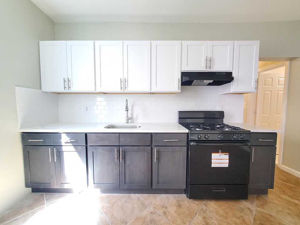 1st image of 253 Leslie St #1L