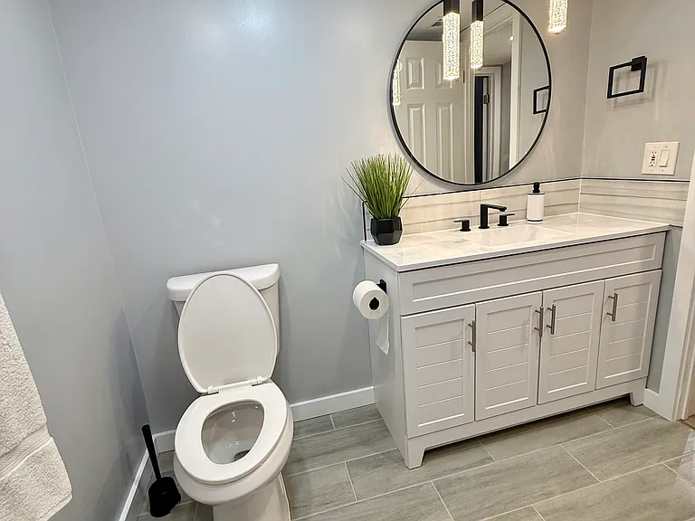 2525 W Bay Dr #33 — Photo 13