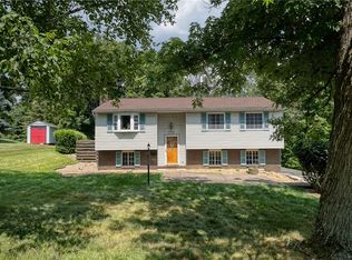 689 Fruitwood Dr, Bethel Park, PA