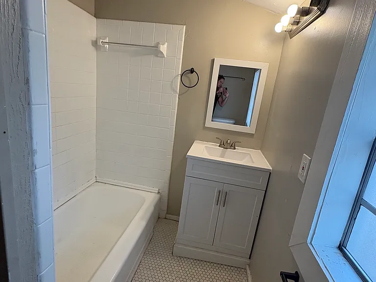 2524 Norwich St — Photo 7