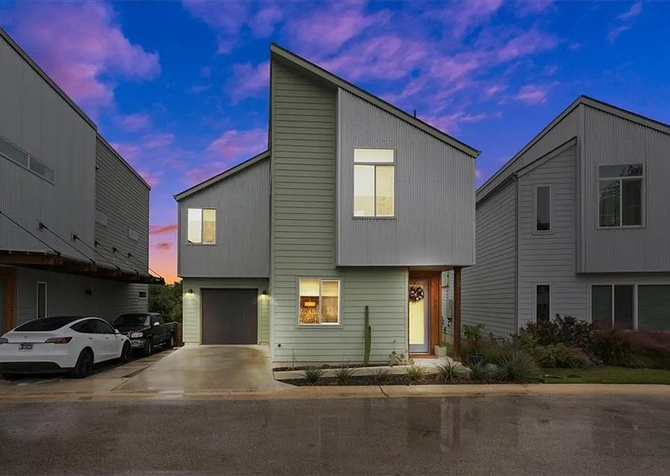 801 N Bluff Dr #18