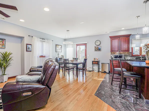 174 Barbara Street image 10 of 37