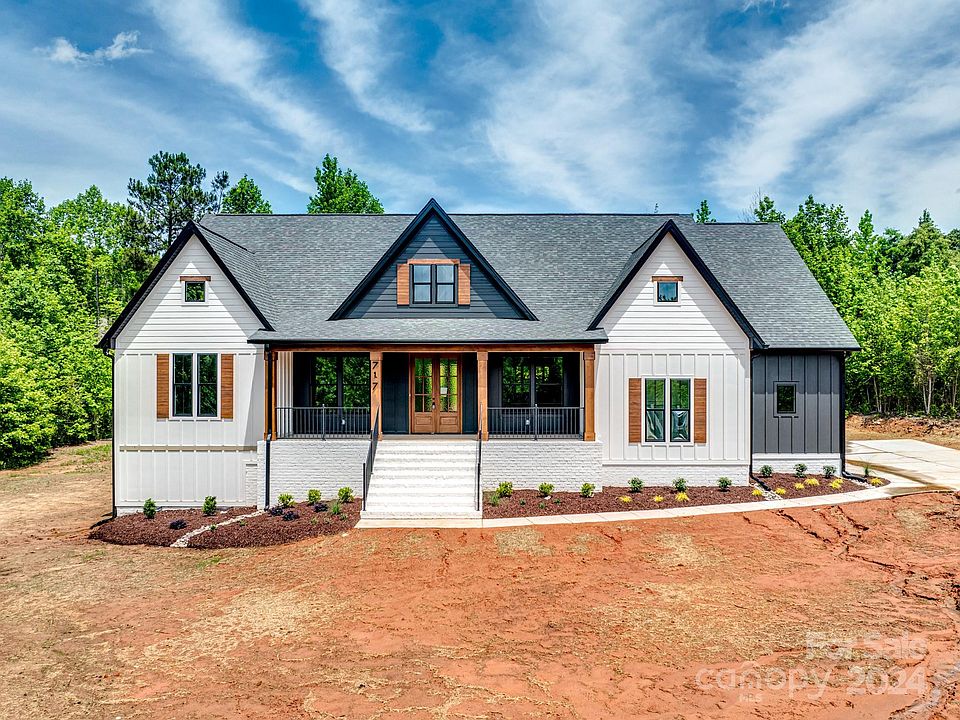 1st image of 717 Barbary Pl