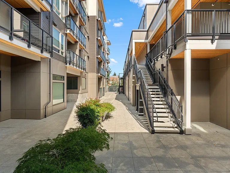 Bridgeview — Photo 23