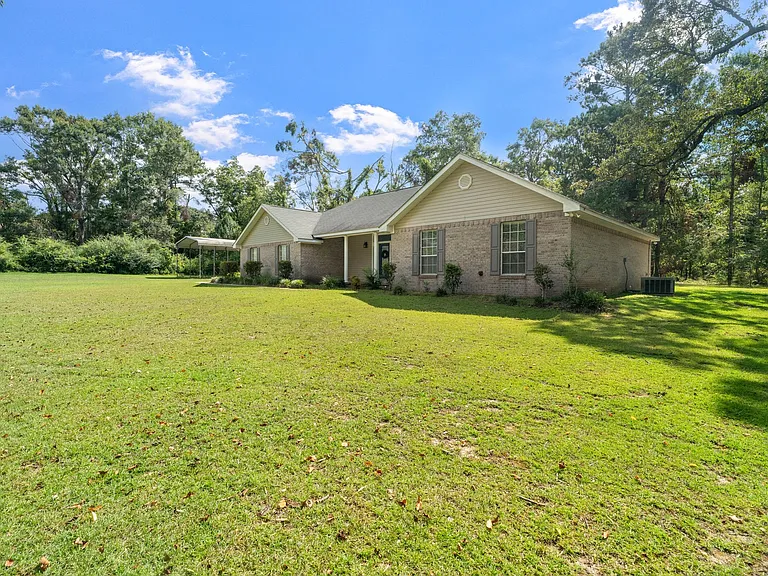 330 Boggy Hollow Rd — Photo 2