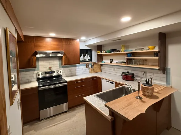 12078 NE Jefferson Point Rd, Kingston, WA 98346