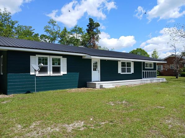 210 W Graham St, Mc Rae, GA 31055