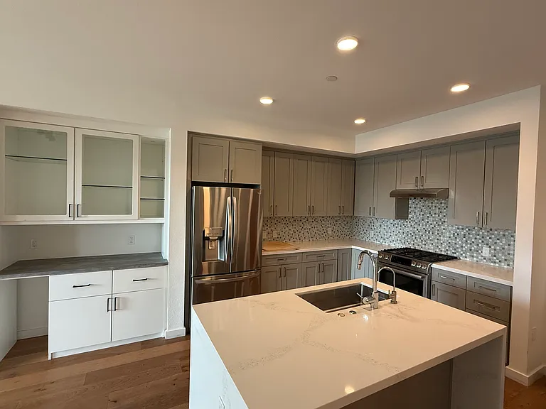 400 El Camino Real #318 — Photo 2