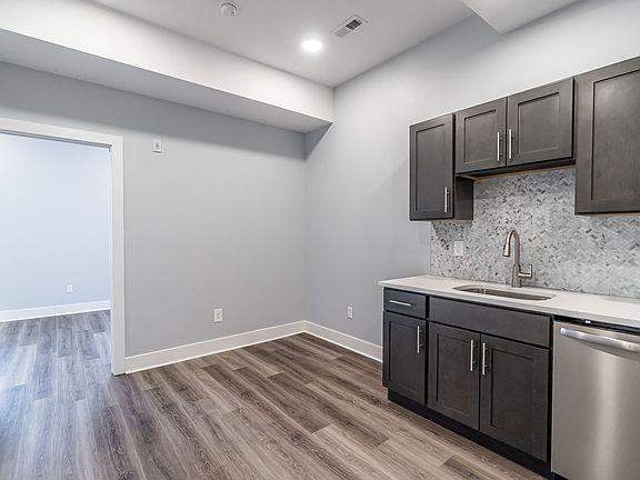 4th image of 804 N 41st St Floor 3