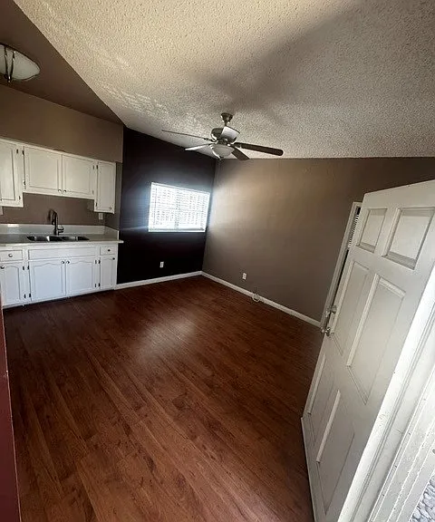 730 W 73rd St #734 — Photo 3