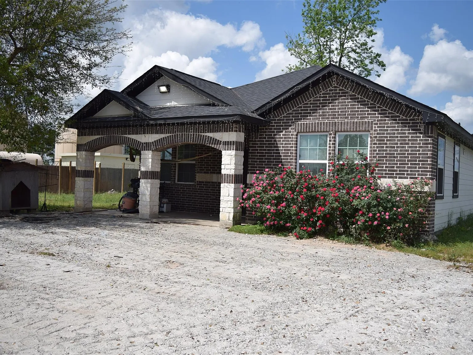 3 bed, 2.0 bath, 1678 sqft, $1,800 — Photo 3