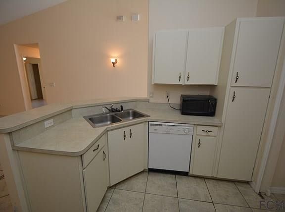 5th image of 126 Coral Reef Ct N