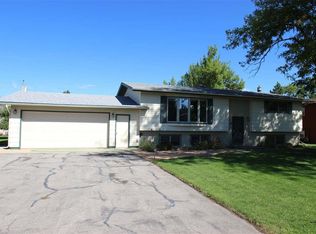 4 Tom Ral Dr, Spearfish, SD 57783