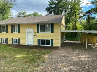 3827 Stanka Ln, Godfrey, IL 62035