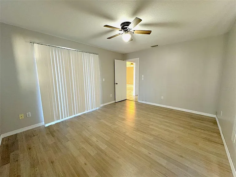 1514 Poe St — Photo 10