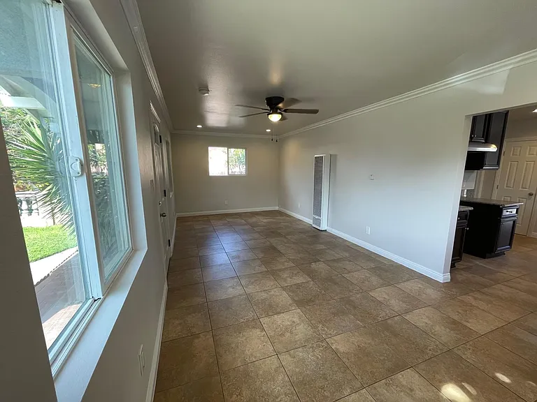 1730 Rose Ave — Photo 11